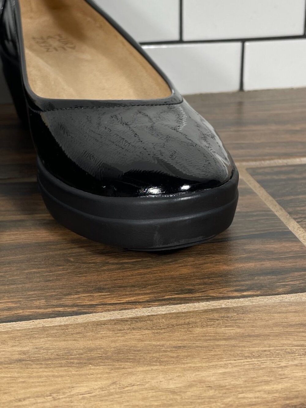 Naturalizer Sam Shoes Womens Size 10 Black Faux Patent Leather Wedge Pumps Heels - Picture 3 of 16